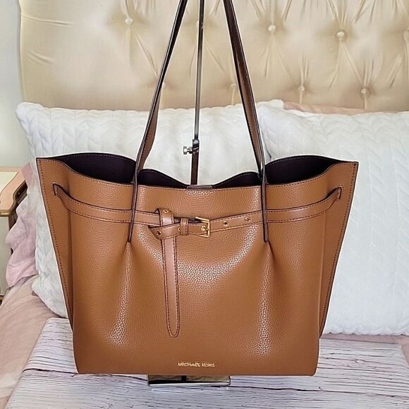 MICHAEL KORS Large Pebble Grained Tote Bag - Picture 3 of 16